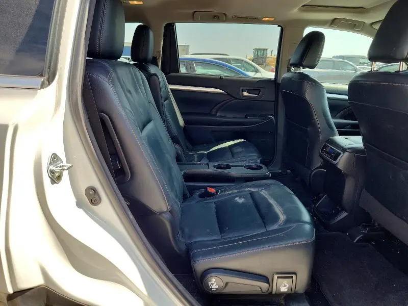 2017 TOYOTA HIGHLANDER XLE  