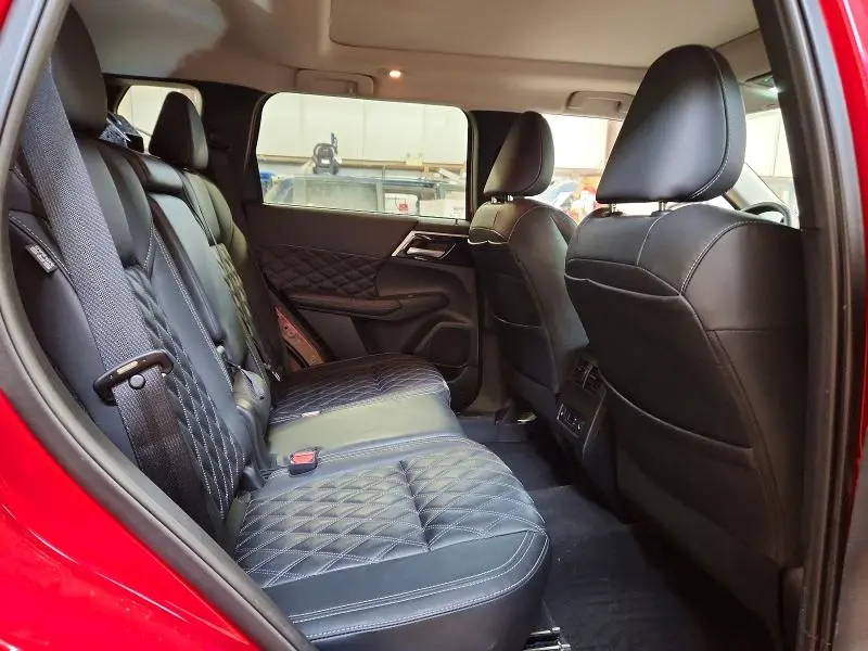 2024 MITSUBISHI OUTLANDER SE  