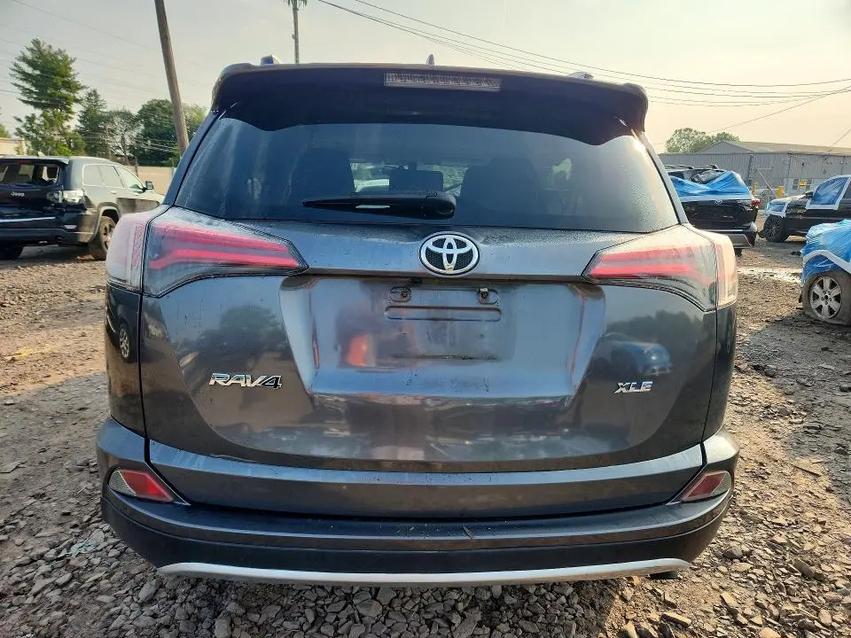 2016 TOYOTA RAV4 XLE  