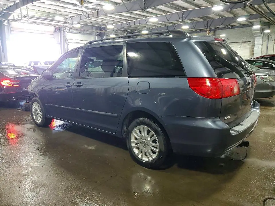 2010 TOYOTA SIENNA XLE  