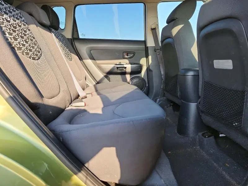 2011 KIA SOUL +  