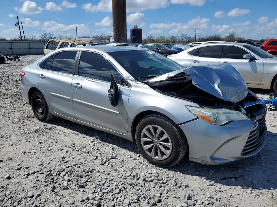 2015 TOYOTA CAMRY LE  