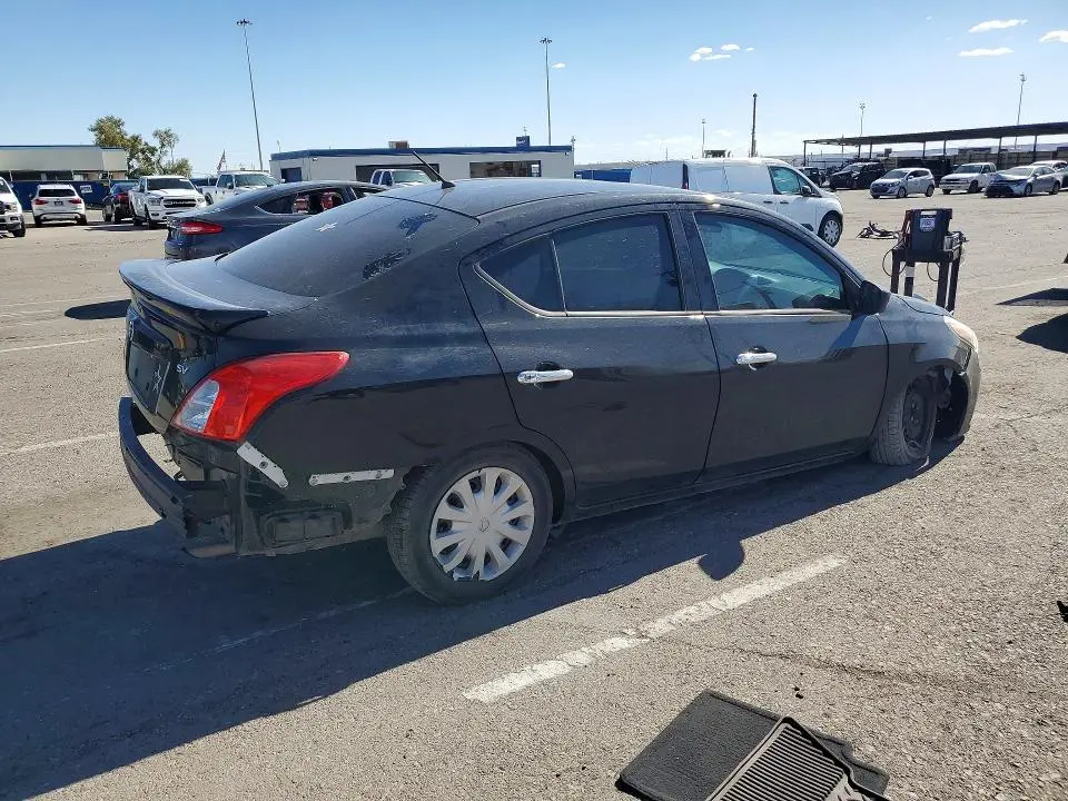 2019 NISSAN VERSA SV  