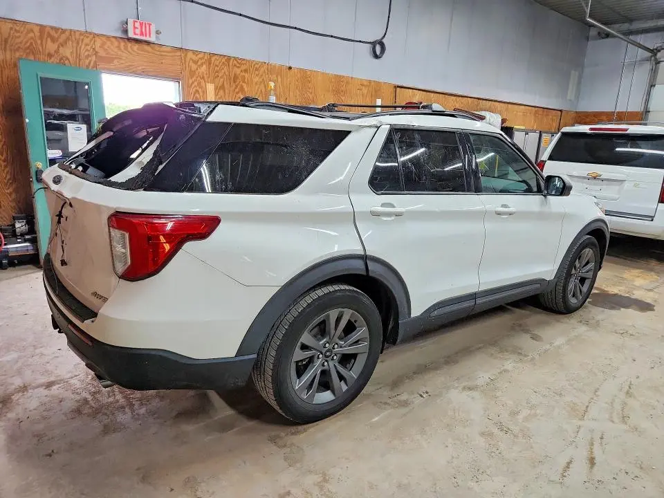 2021 FORD EXPLORER XLT  