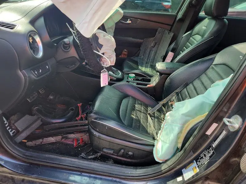 2022 KIA FORTE GT LINE  