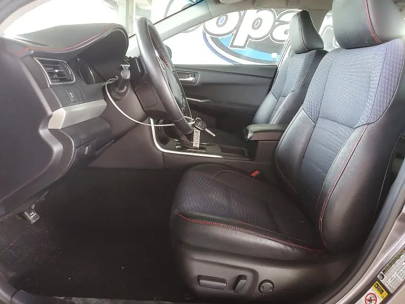 2015 TOYOTA CAMRY LE  