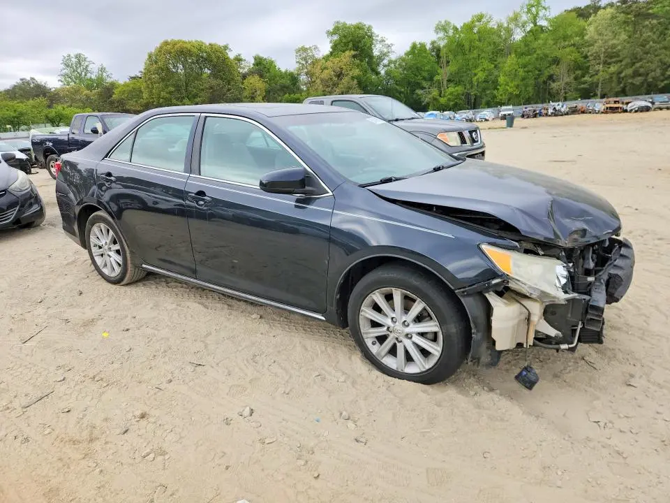 2014 TOYOTA CAMRY XLE  