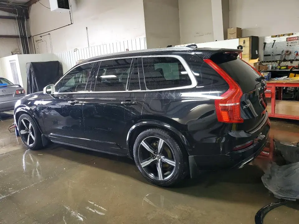2017 VOLVO XC90 T6  