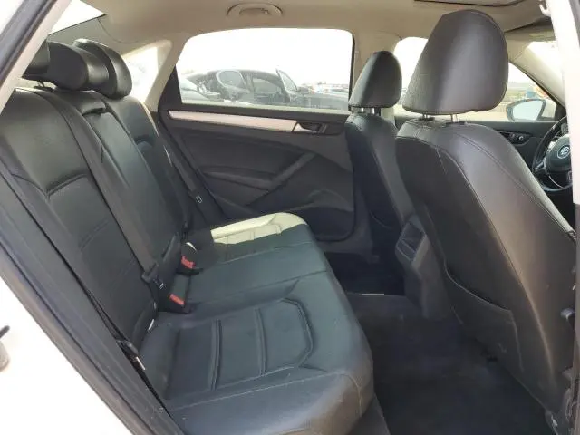 2012 VOLKSWAGEN PASSAT SE  
