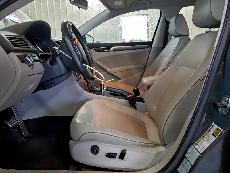 2017 VOLKSWAGEN PASSAT R-LINE  