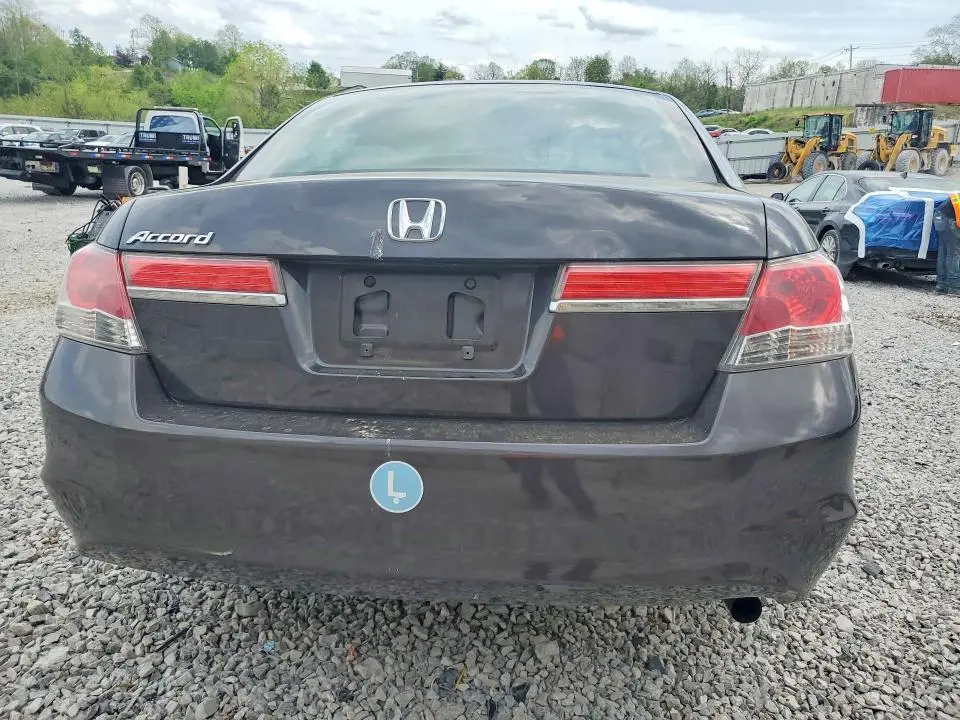 2011 HONDA ACCORD LX  