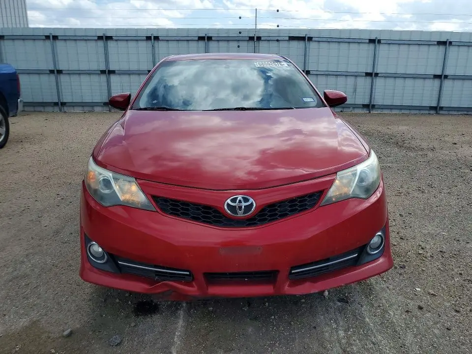 2013 TOYOTA CAMRY SE  