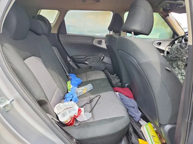 2022 KIA SOUL LX  