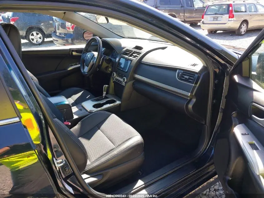 2014 TOYOTA CAMRY SE