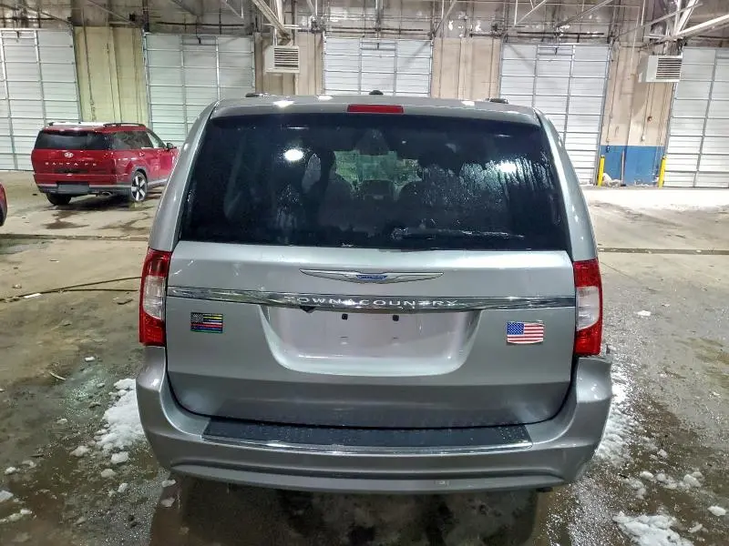 2016 CHRYSLER TOWN & COUNTRY LX  