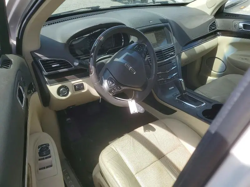 2019 LINCOLN MKT   