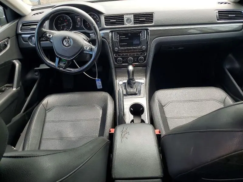 2017 VOLKSWAGEN PASSAT SE  