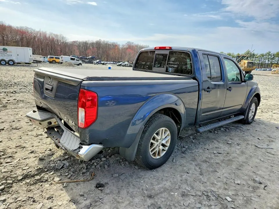 2015 NISSAN FRONTIER SV  