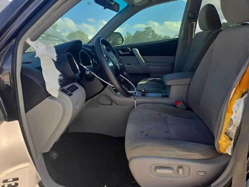 2013 TOYOTA HIGHLANDER PLUS  