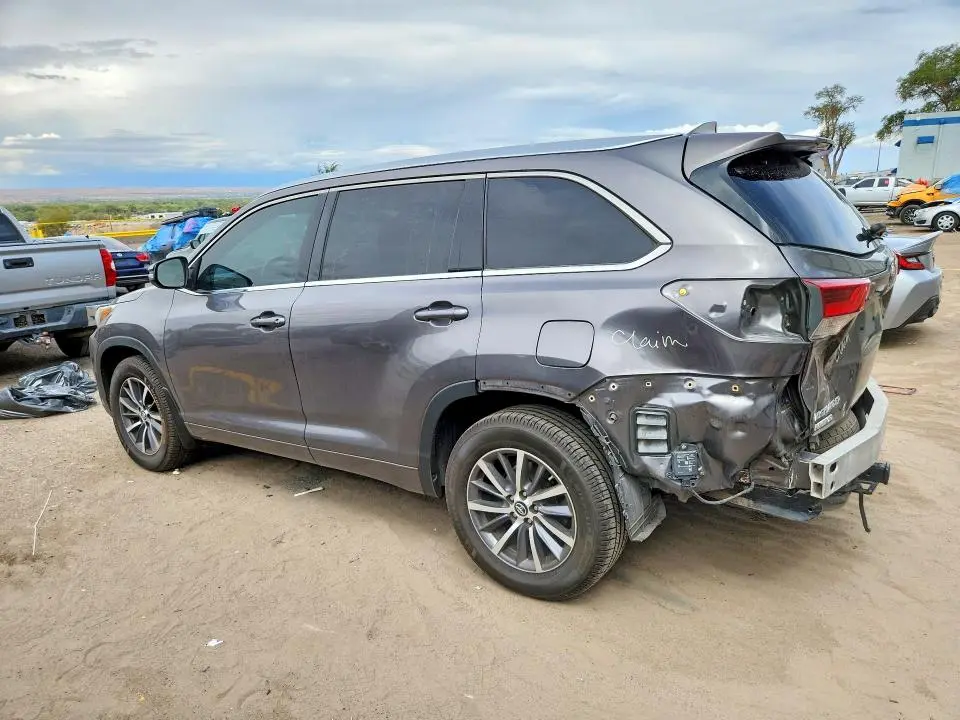 2018 TOYOTA HIGHLANDER XLE  