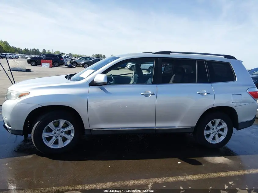 2013 TOYOTA HIGHLANDER SE V6