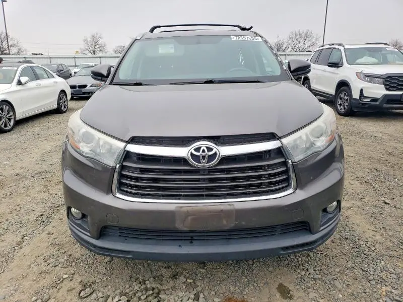 2016 TOYOTA HIGHLANDER XLE  