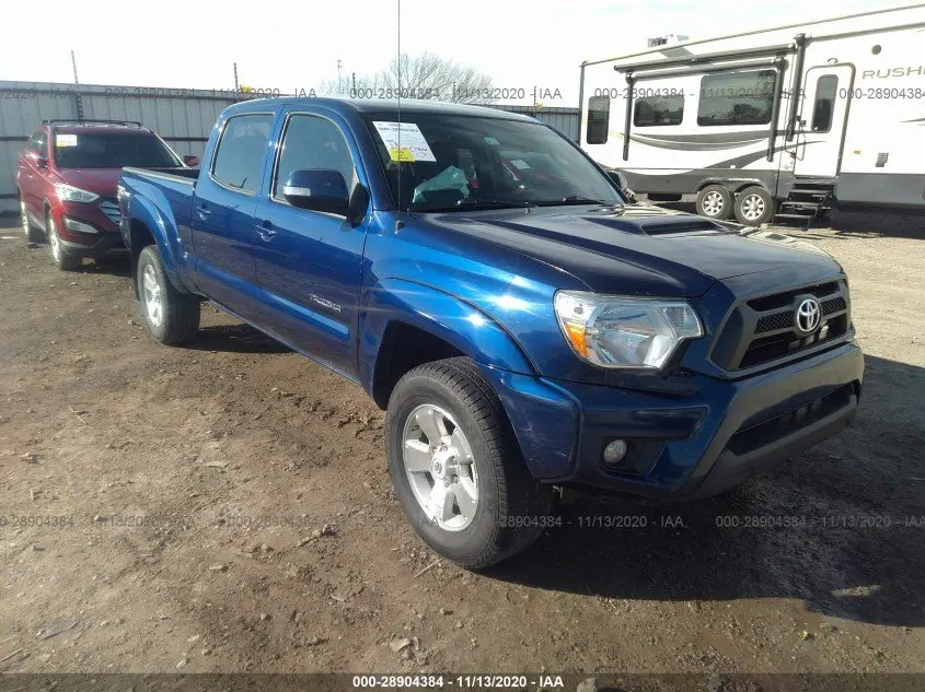 2015 TOYOTA TACOMA 