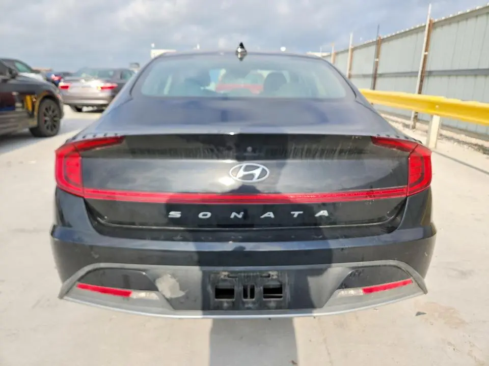 2021 HYUNDAI SONATA SE  