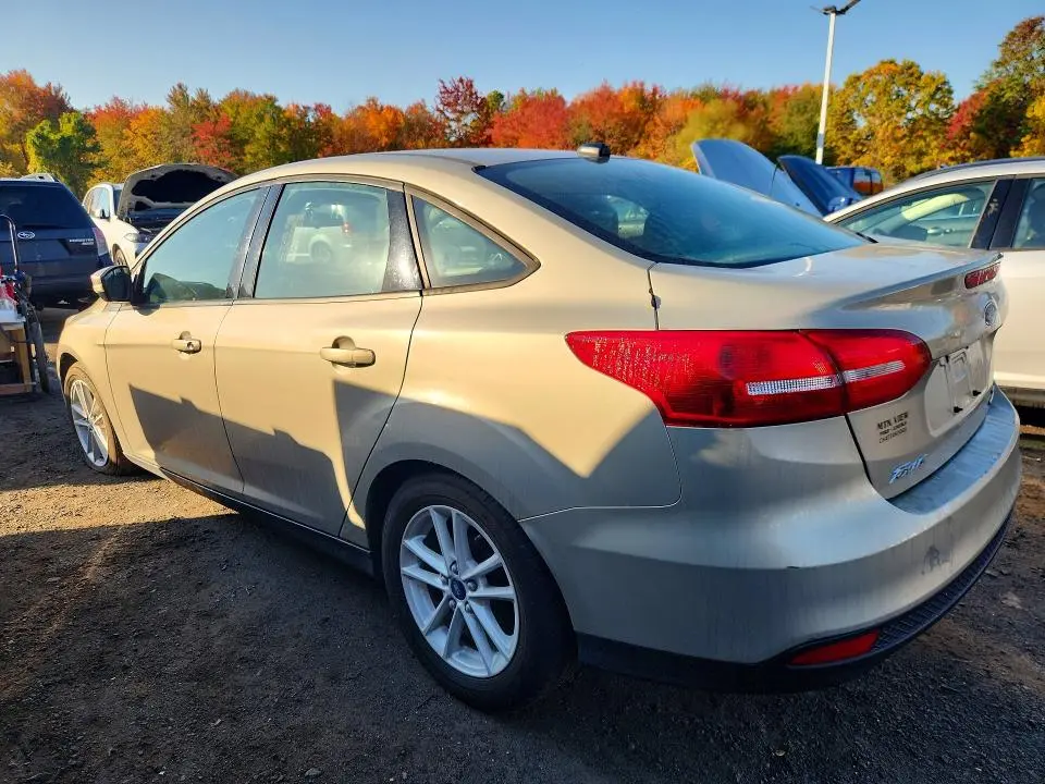 2015 FORD FOCUS SE  
