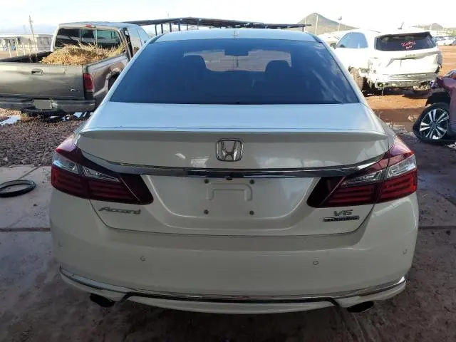 2017 HONDA ACCORD TOURING  