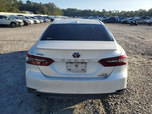2022 TOYOTA CAMRY XLE  