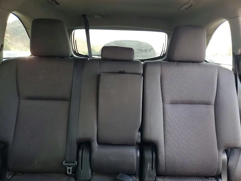 2017 TOYOTA HIGHLANDER LE  