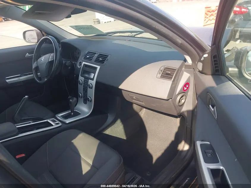 2011 VOLVO V50 T5/T5 R-DESIGN
