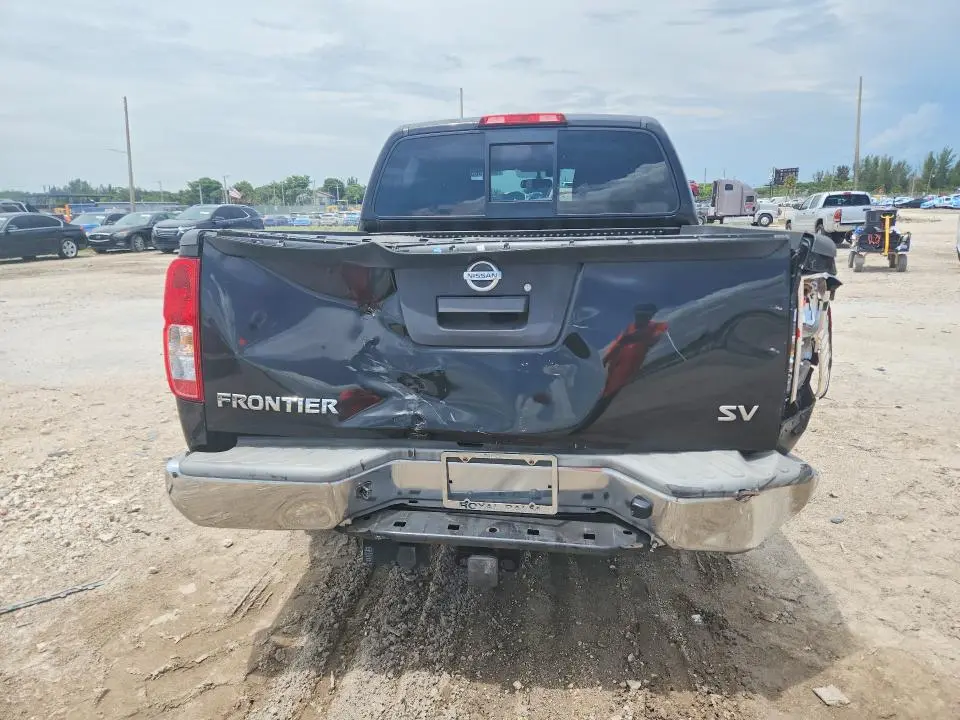 2016 NISSAN FRONTIER SV  