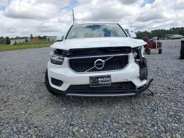 2022 VOLVO XC40 T5 MOMENTUM  
