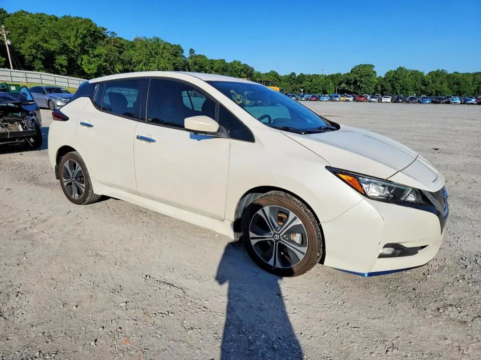 2022 NISSAN LEAF SV PLUS  