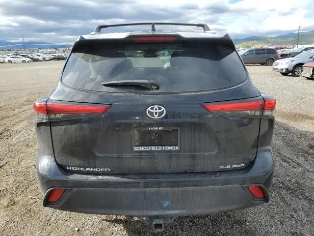 2022 TOYOTA HIGHLANDER XLE  