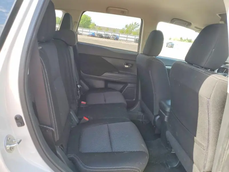 2016 MITSUBISHI OUTLANDER SE  