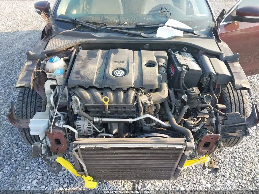 2013 VOLKSWAGEN PASSAT 2.5L SE