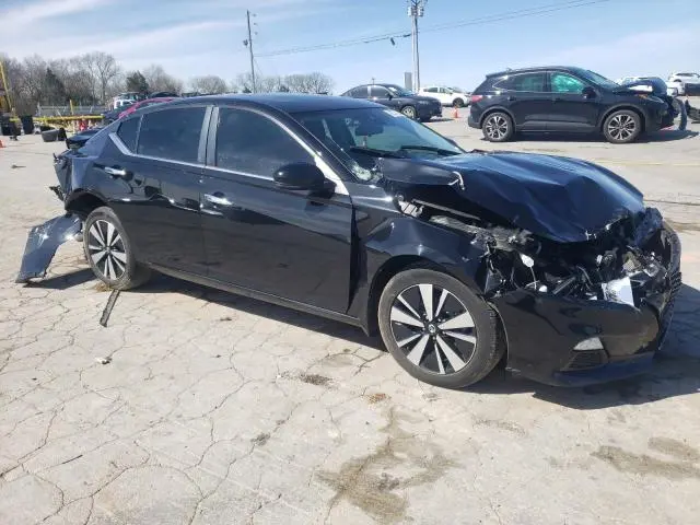 2022 NISSAN ALTIMA SV  