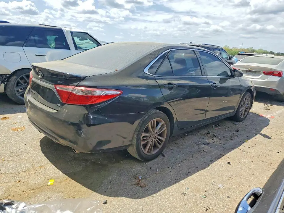 2017 TOYOTA CAMRY SE  