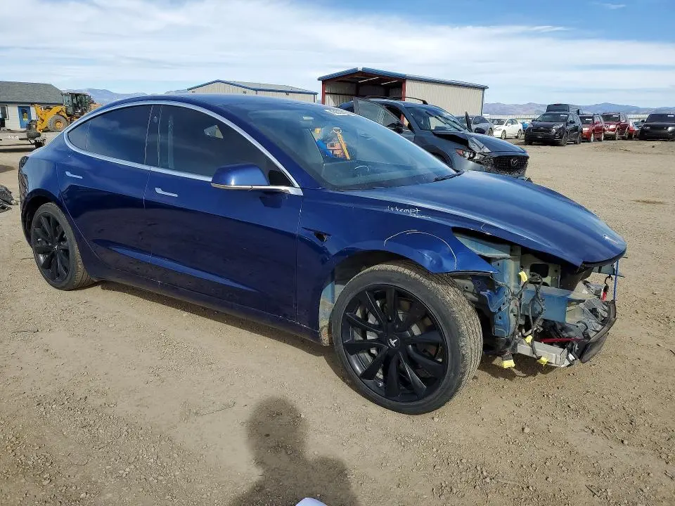 2018 TESLA MODEL 3   