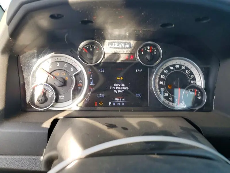 2016 RAM 1500 SLT  