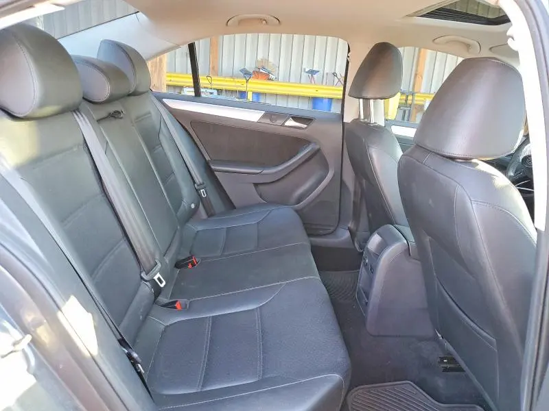 2013 VOLKSWAGEN JETTA SE  