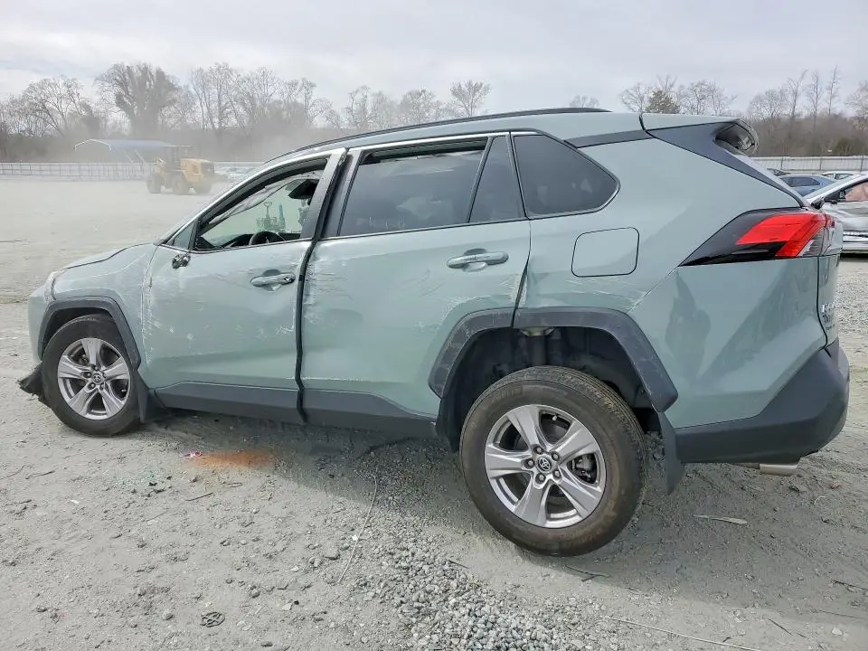 2023 TOYOTA RAV4 XLE  