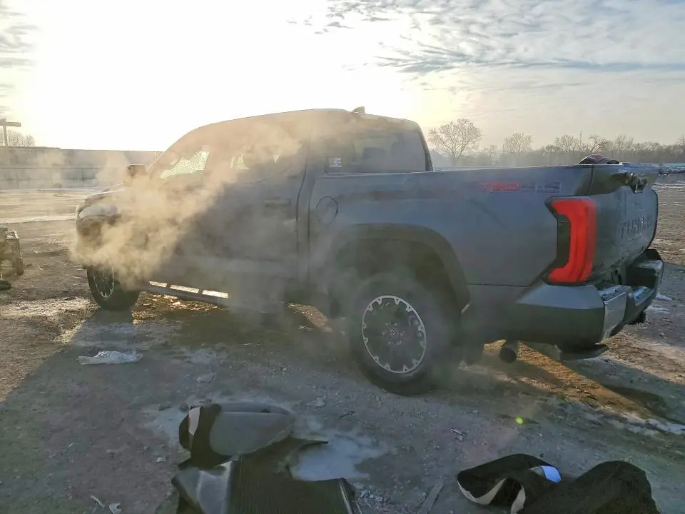 2025 TOYOTA TUNDRA SR5  