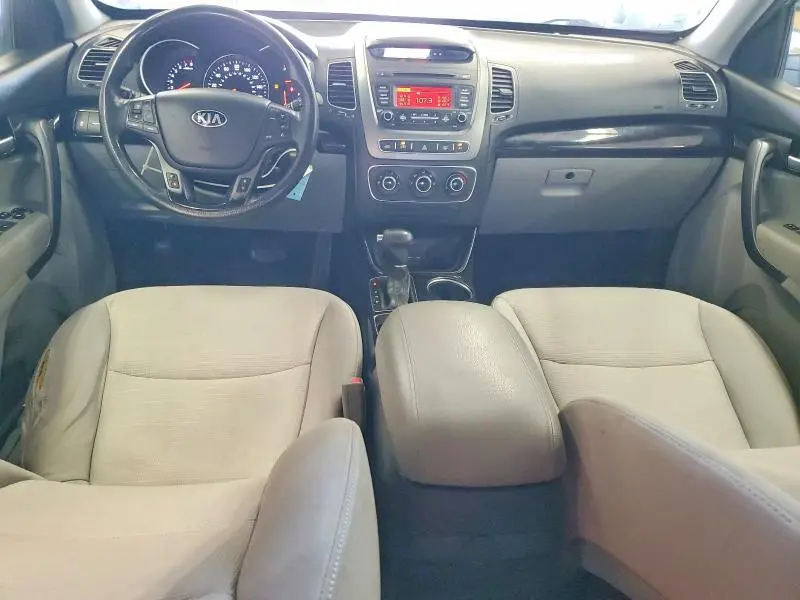 2014 KIA SORENTO LX  