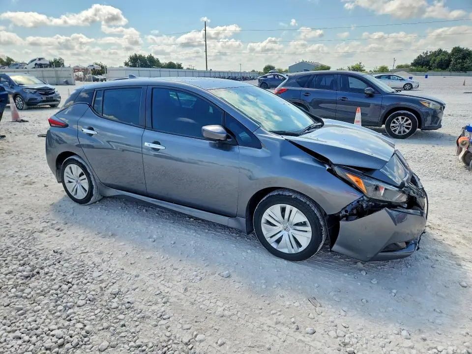 2024 NISSAN LEAF S  