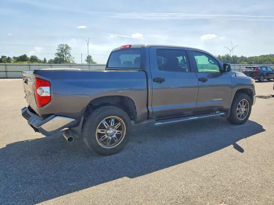 2015 TOYOTA TUNDRA CREWMAX SR5  