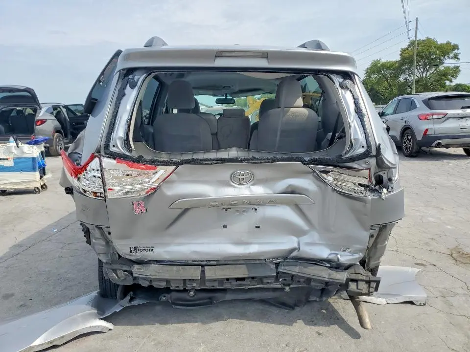 2013 TOYOTA SIENNA LE  